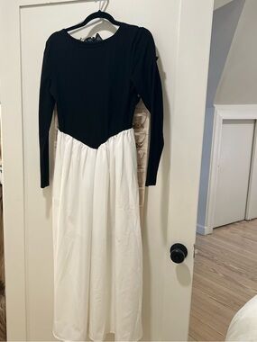 Women’s Two-Tone Black & White Long Sleeve Maxi Dress
